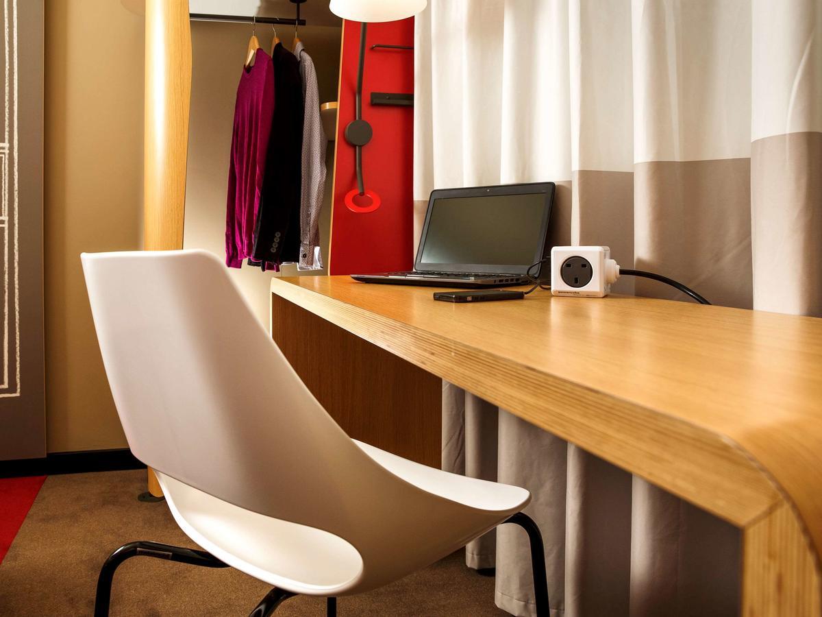 Ibis Swansea